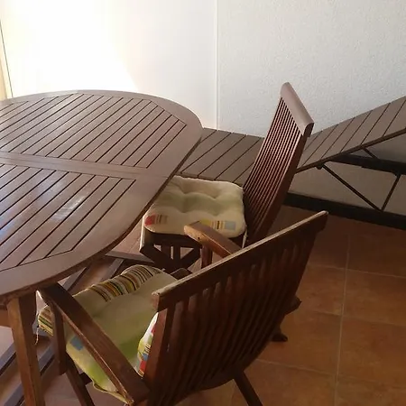 Apartment Vis Vis