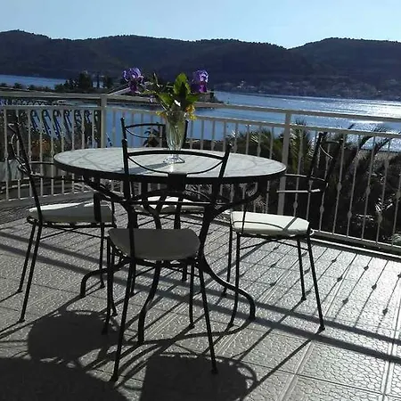 Apartment Vis Vis