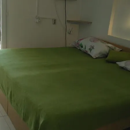 Apartment Vis Vis