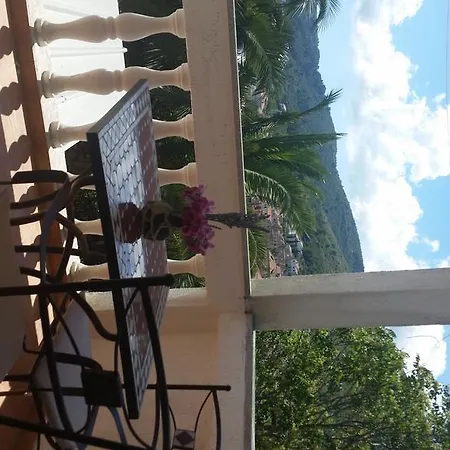 Vis Apartment