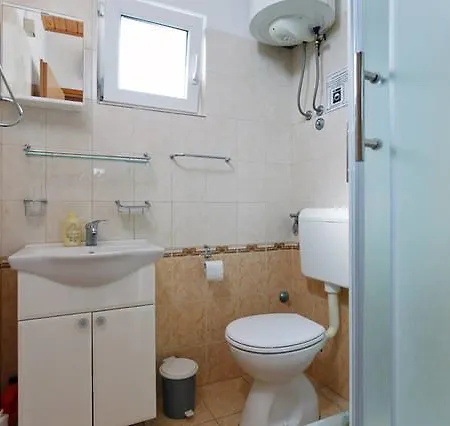 Vis Apartment