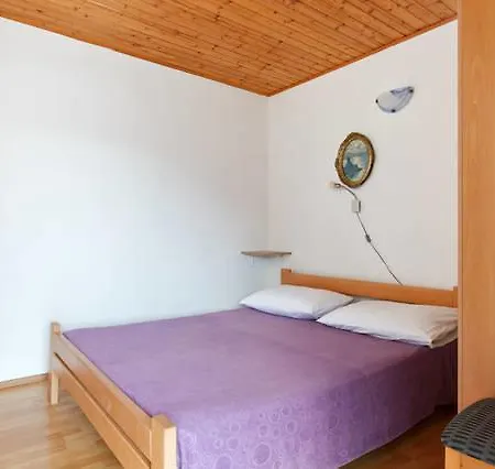 Apartment Vis *